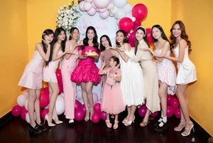 Vietnamese Stars in Japan: Huyen Baby and Diva Hong Nhung’s Travel Style - image 5