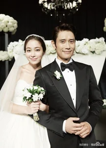 The True Cost of Beauty: Wedding Makeup Secrets of Son Ye Jin and Park Shin Hye - image 2