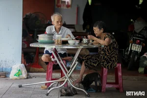 A Half-Century of Devoted Love: The Inspiring Story of Wartime Promises - image 7