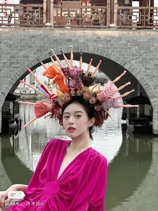 Hilarious and Unexpected Flower Hair Trend Takes Social Media by Storm - image 6
