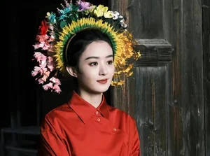 Hilarious and Unexpected Flower Hair Trend Takes Social Media by Storm - image 1