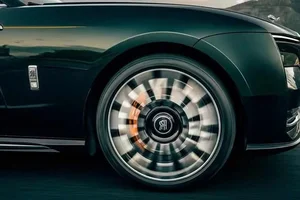 Rolls-Royce Spectre Series II: The Pinnacle of Electric Luxury and Power - image 1