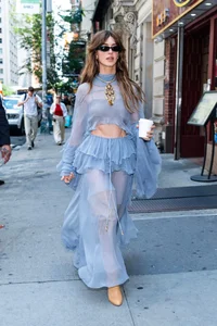Top 10 Most Inspiring Celebrity Fashion Trends of Summer 2024 - image 5