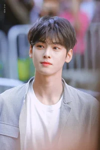 K-Pop Idols Breaking Records Beyond BTS and BLACKPINK - image 4