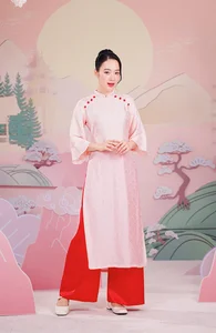 Vietnamese Celebrities Shine in Elegant Ao Dai for Tet - image 3