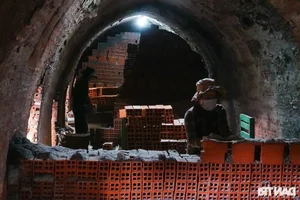 The Famous Mekong Delta Pottery Village: Struggling to Preserve Heritage - image 7