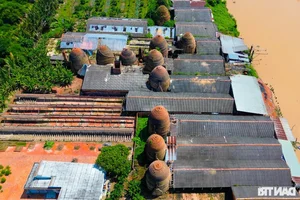 The Famous Mekong Delta Pottery Village: Struggling to Preserve Heritage - image 11