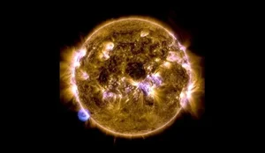 NASA's Groundbreaking Solar Discovery: Touching the Sun's Atmosphere - image 4