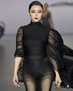 Fan Bingbing Makes a Spectacular Fashion Runway Comeback with Undeniable Charisma - image 0
