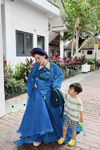 Independent Single Mothers of Vietnamese Showbiz Showcase Luxury and Style - image 0