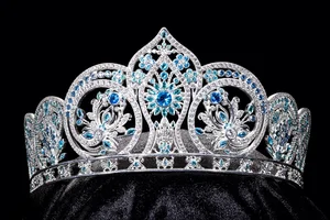 The Miss World Vietnam 2025 Crown: A Masterpiece Featuring 3,368 Gemstones - image 0