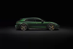 2025 Porsche Taycan Turbo S: More Powerful Than Supercars with Enhanced Electric Range - image 0