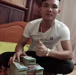 The Truth Behind the 'Rich Kid' Persona: Flaunting Wealth and Supercars - image 4