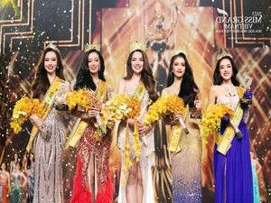 Bare-Faced Beauty: Miss Grand Vietnam Le Hoang Phuong and Runners-Up - image 0