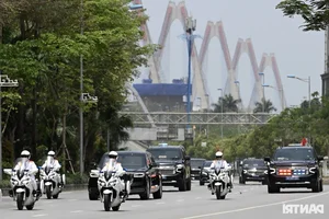 President Luong Cuong Welcomes Chinese President Xi Jinping at Noi Bai Airport - image 9
