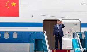 President Luong Cuong Welcomes Chinese President Xi Jinping at Noi Bai Airport - image 7