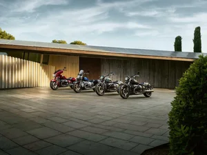 2025 BMW R18 Cruiser Revealed: Comprehensive Upgrades and Pricing Details - image 1