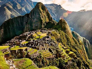 Unveiling the Mystery of the Ancient City on the Peak - image 2