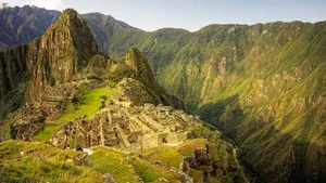 Unveiling the Mystery of the Ancient City on the Peak - image 7