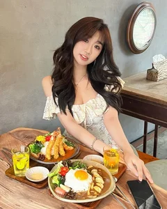 Meet the Beautiful TikTok Chef Winning Hearts Worldwide - image 7