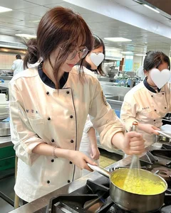 Meet the Beautiful TikTok Chef Winning Hearts Worldwide - image 6