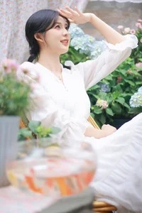 YiTuYu Art Language Vol.9866: Jing Zi Zi – A Study in Focus (14P) - image 0
