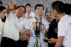 Thep Xanh Nam Dinh FC Stars Unite for Flood Relief Efforts - image 8