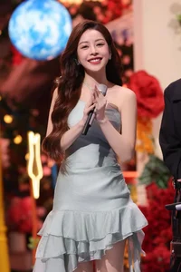 Chi Pu's Versatile Fashion Showcase During Her High-Profile China Tour - image 0