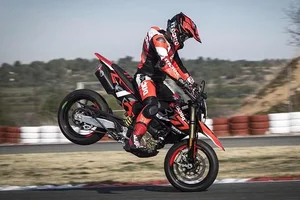 2026 Ducati Hypermotard 698 Mono Nera: Pricing and Specs Revealed - image 3