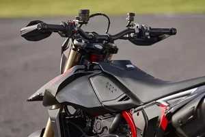 2026 Ducati Hypermotard 698 Mono Nera: Pricing and Specs Revealed - image 6