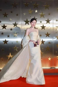 Tran Thanh’s Sister Huynh Uyen An Shows Off Stunning Style After Weight Loss - image 13