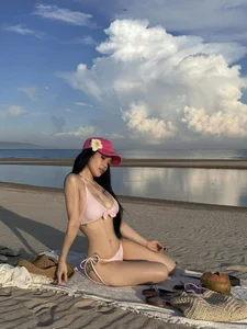 Si Thanh Stuns Fans with Bold and Aesthetic New Photoshoot - image 2