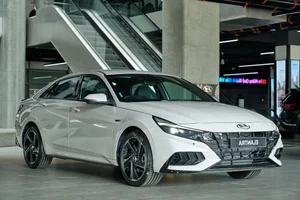Hyundai Elantra N-Line Review: Sporty Design, Rich Features, and Dynamic Performance - image 18