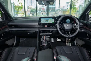 Hyundai Elantra N-Line Review: Sporty Design, Rich Features, and Dynamic Performance - image 9