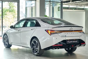 Hyundai Elantra N-Line Review: Sporty Design, Rich Features, and Dynamic Performance - image 21