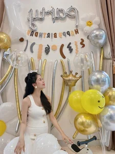 Former Flight Attendant Beauty Marries CEO: The Ultra-Stylish Mom Turning School Runs into Runways - image 8