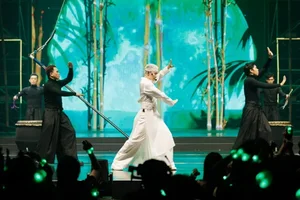 Anh Trai Vuot Ngan Chong Gai: Shocking Solo Performance Changes in Show 4 - image 1