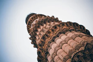 The Incredible History of India's 800-Year-Old Ancient Skyscraper - image 1