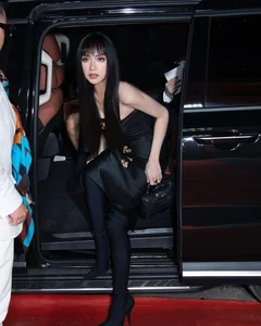 Inside the Luxurious Life of Huong Giang Idol: Success, Style, and Glamour at 33 - image 4