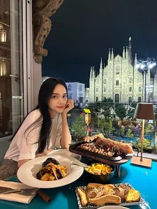 Inside the Luxurious Life of Huong Giang Idol: Success, Style, and Glamour at 33 - image 3