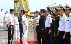 Japan Maritime Self-Defense Force Ship Visits Da Nang to Strengthen Ties - image 4