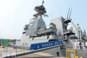 Japan Maritime Self-Defense Force Ship Visits Da Nang to Strengthen Ties - image 8