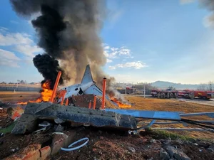 Investigation and Recovery: Scene of the Korean Aircraft Incident - image 7