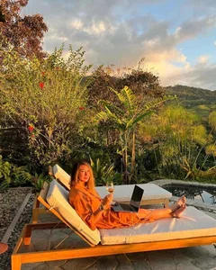 Inside the Lavish Lifestyle of the World’s Youngest Self-Made Female Billionaire - image 7