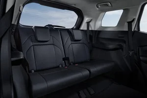 2026 Mitsubishi Destinator Debuts: Affordable 7-Seater SUV for Modern Families - image 7