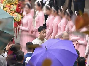 Rare and Intimate Photos from Runner-up Phuong Nhi’s Engagement - image 0
