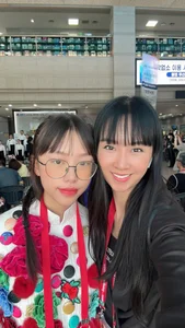 Ageless Vietnamese Beauty Queen Wins Hearts at Her Kid's School with Youthful Charm - image 0