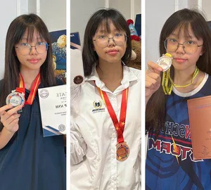 Ageless Vietnamese Beauty Queen Wins Hearts at Her Kid's School with Youthful Charm - image 15