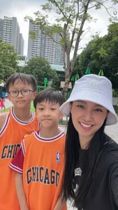 Ageless Vietnamese Beauty Queen Wins Hearts at Her Kid's School with Youthful Charm - image 9