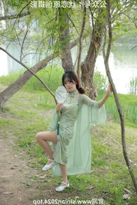 Silk Love Photography No.040: Xiao Meng in Elegant Hanfu and Traditional Styles - image 112